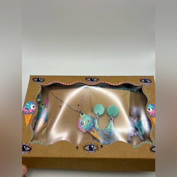 Pastel Goth Jewelry Gift Set with Painted Box - Gothic Kawaii Jewelry Gift Set - Picture 12 of 13